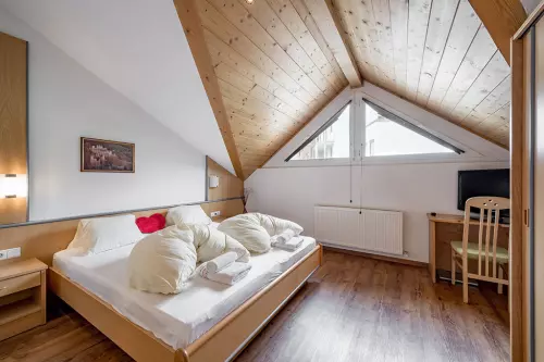 08_apart_holiday_soelden_doppelbettzimmer