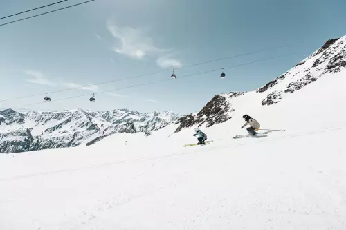 skifahren_oetztal-tourismus--Aria-Sadr-Salek